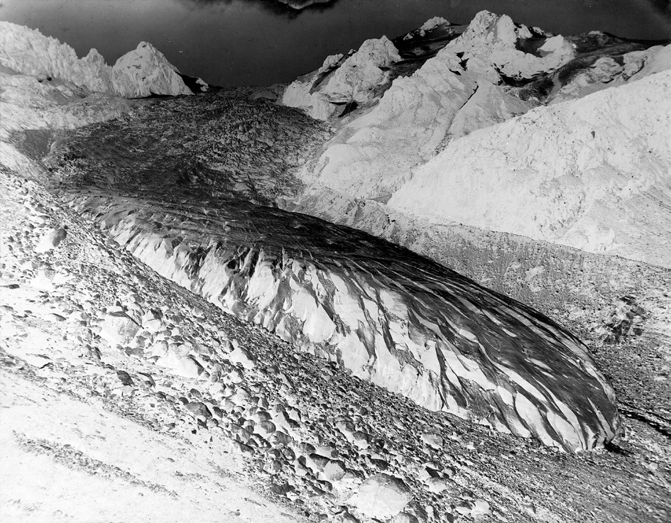 Embedded figure page 8